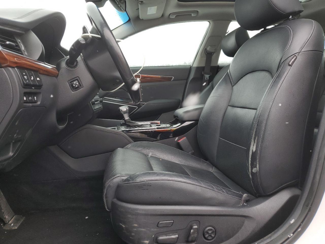 2017 KIA Cadenza
