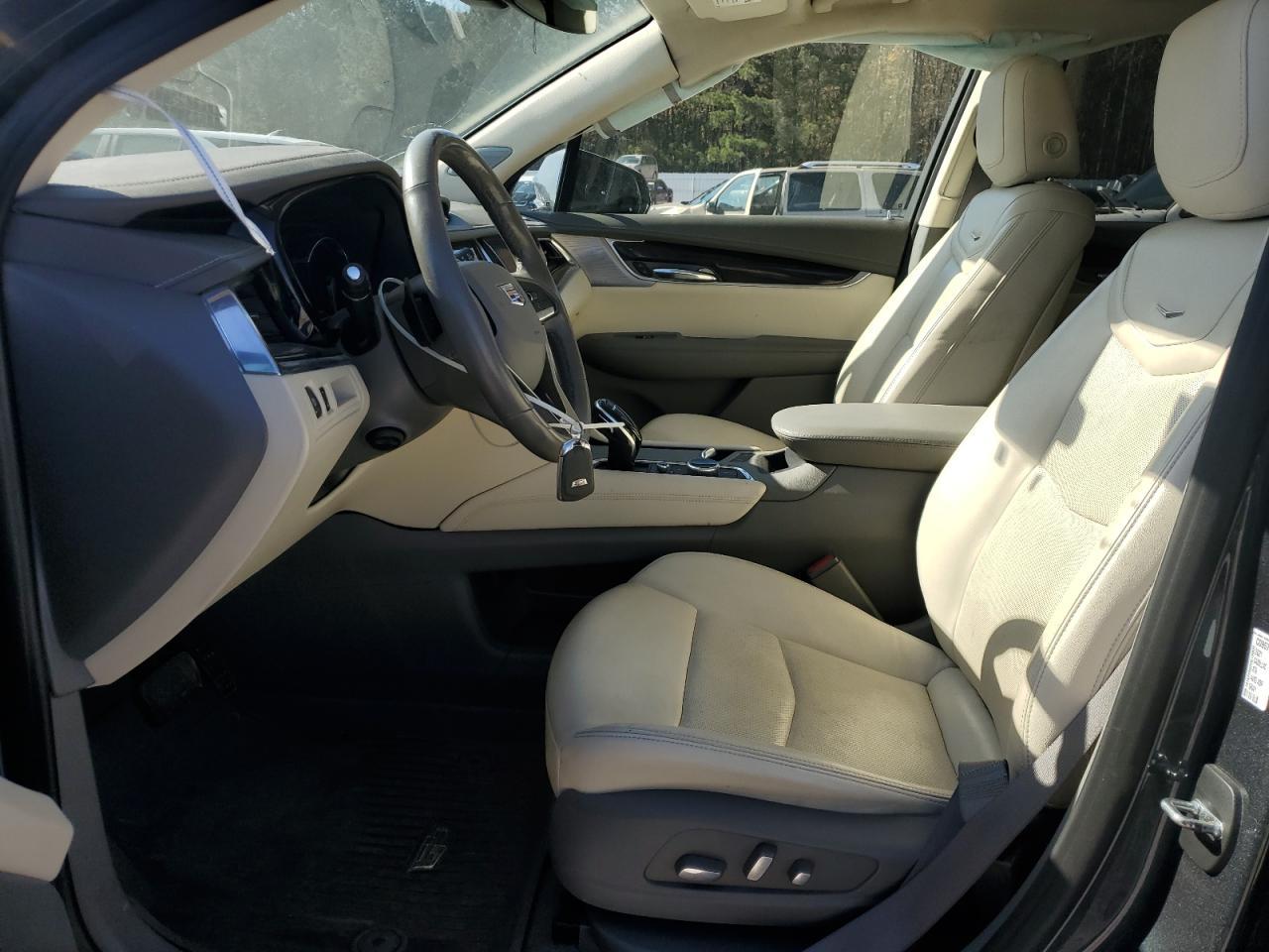 2021 CADILLAC XT6