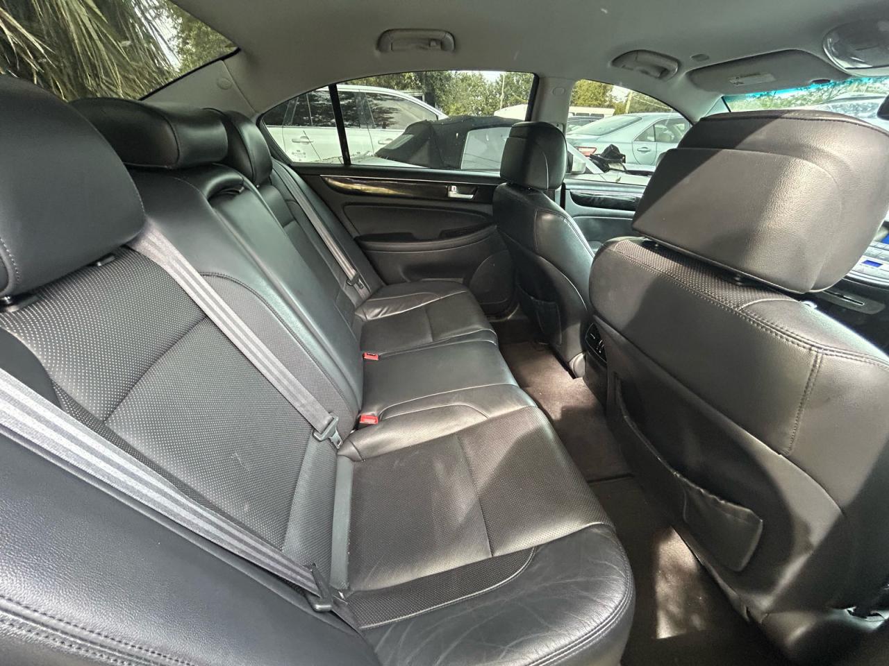 2013 HYUNDAI GENESIS