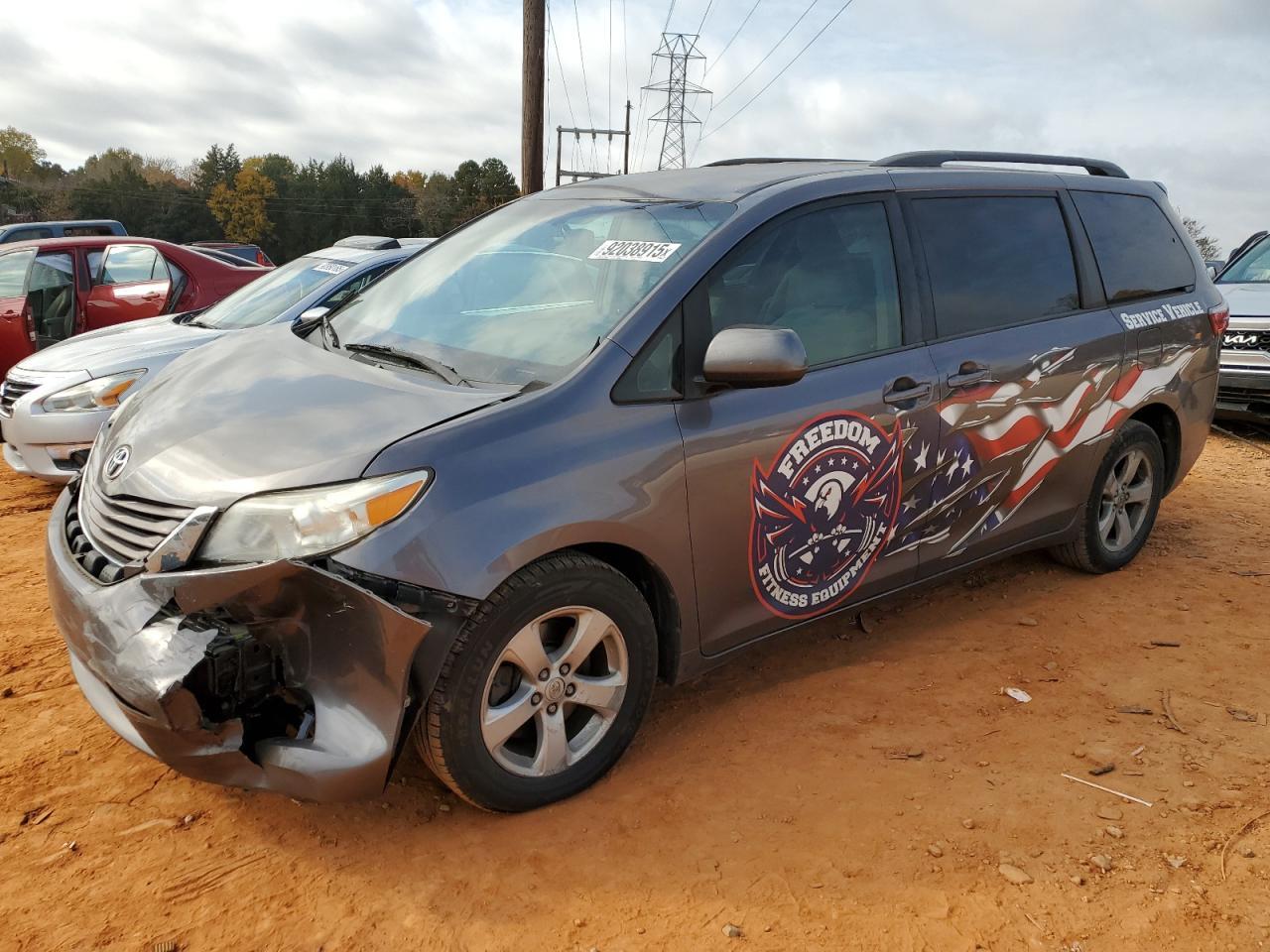 2017 TOYOTA SIENNA