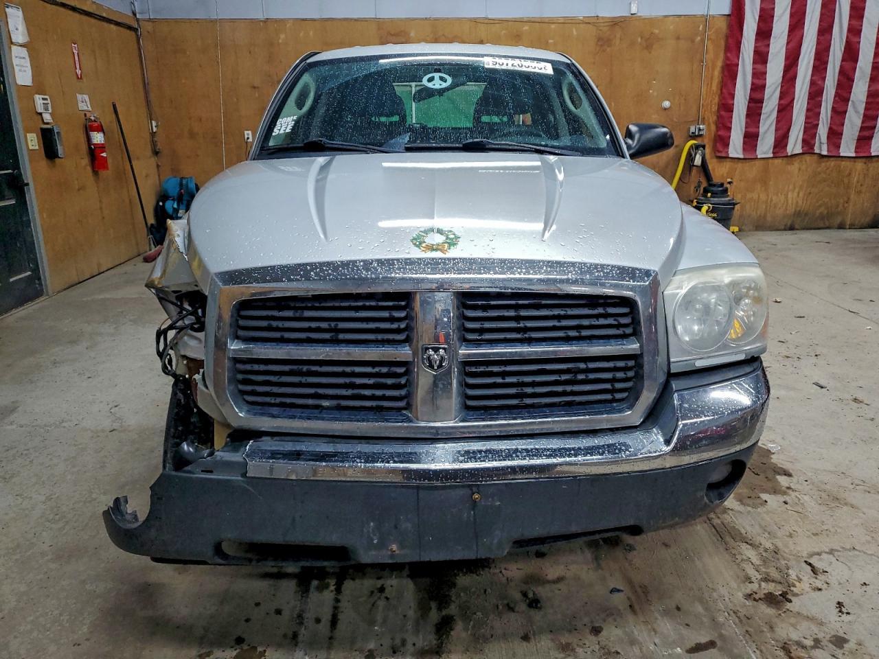2005 DODGE Dakota