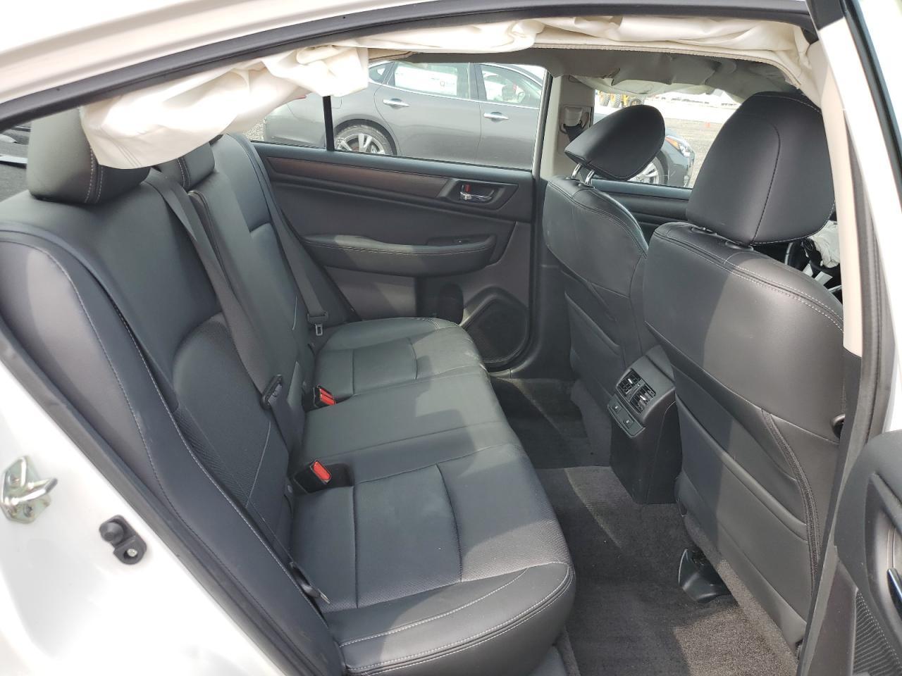 2015 SUBARU Legacy