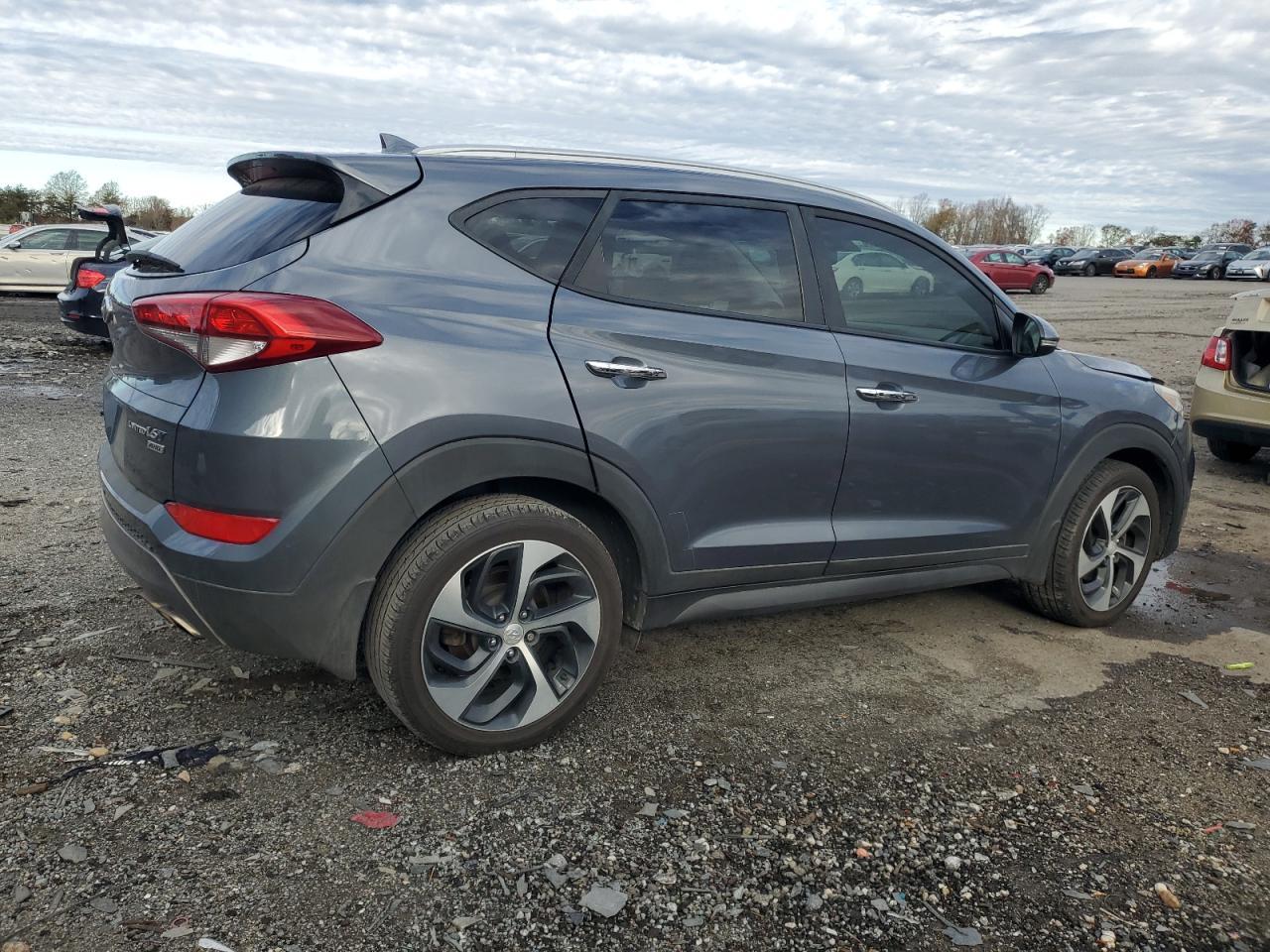 2016 HYUNDAI TUCSON