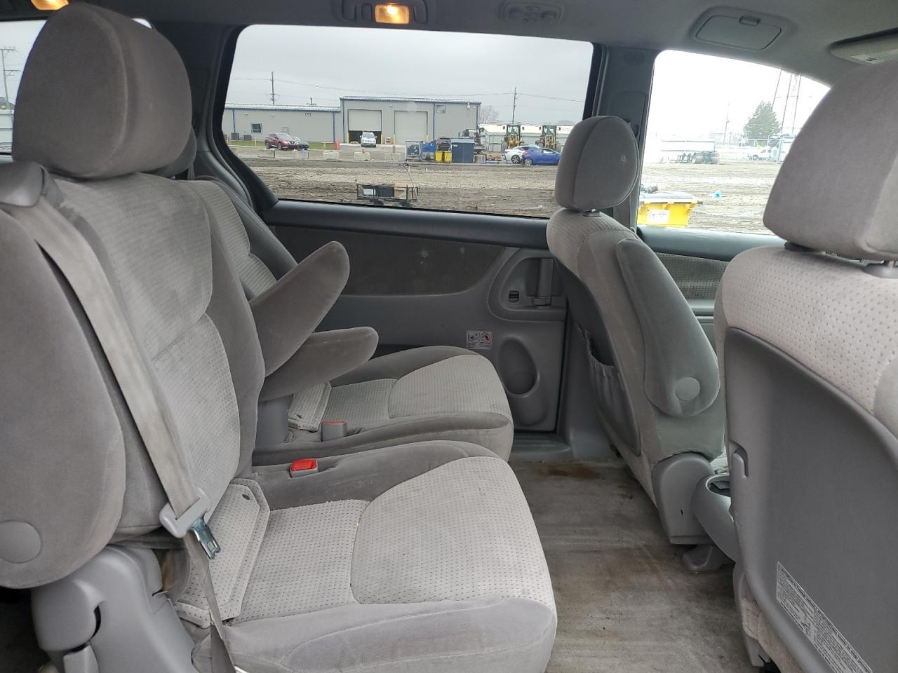 2007 TOYOTA SIENNA