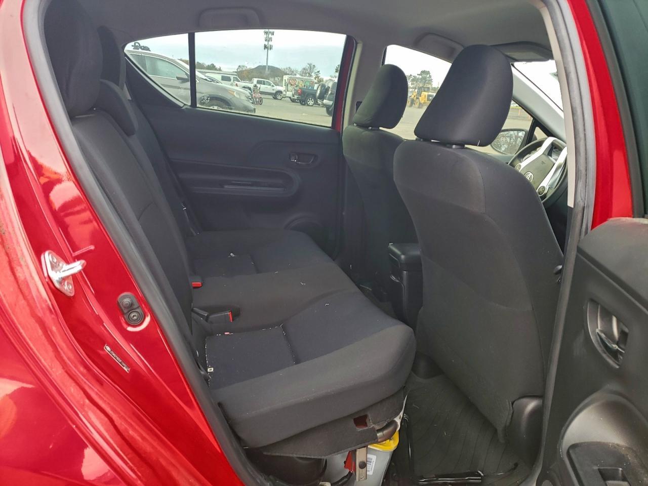 2015 TOYOTA Prius c