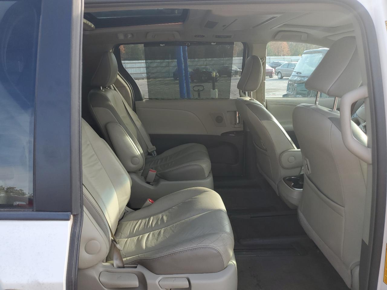 2013 TOYOTA SIENNA