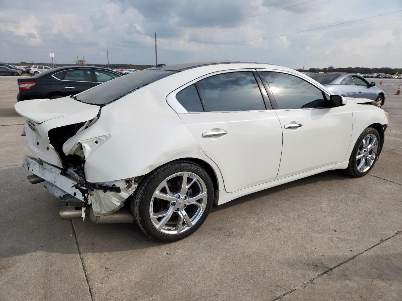 2012 NISSAN Maxima