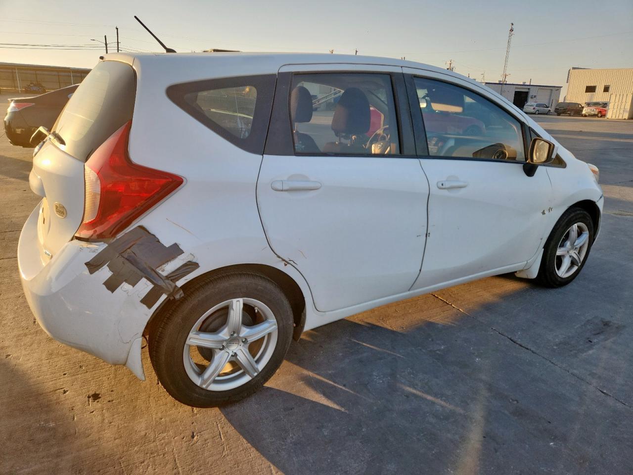 2016 NISSAN Versa Note