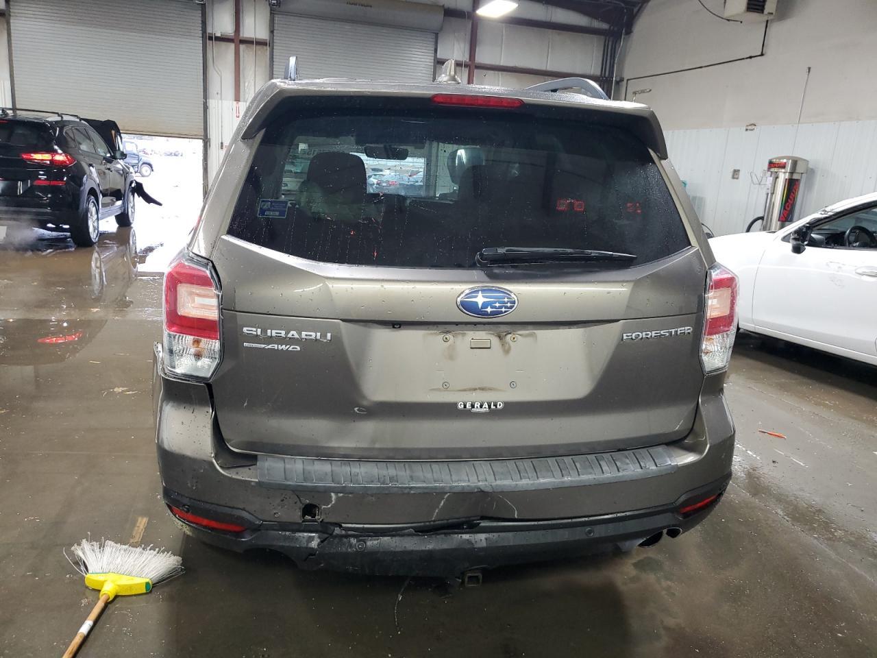 2018 SUBARU FORESTER