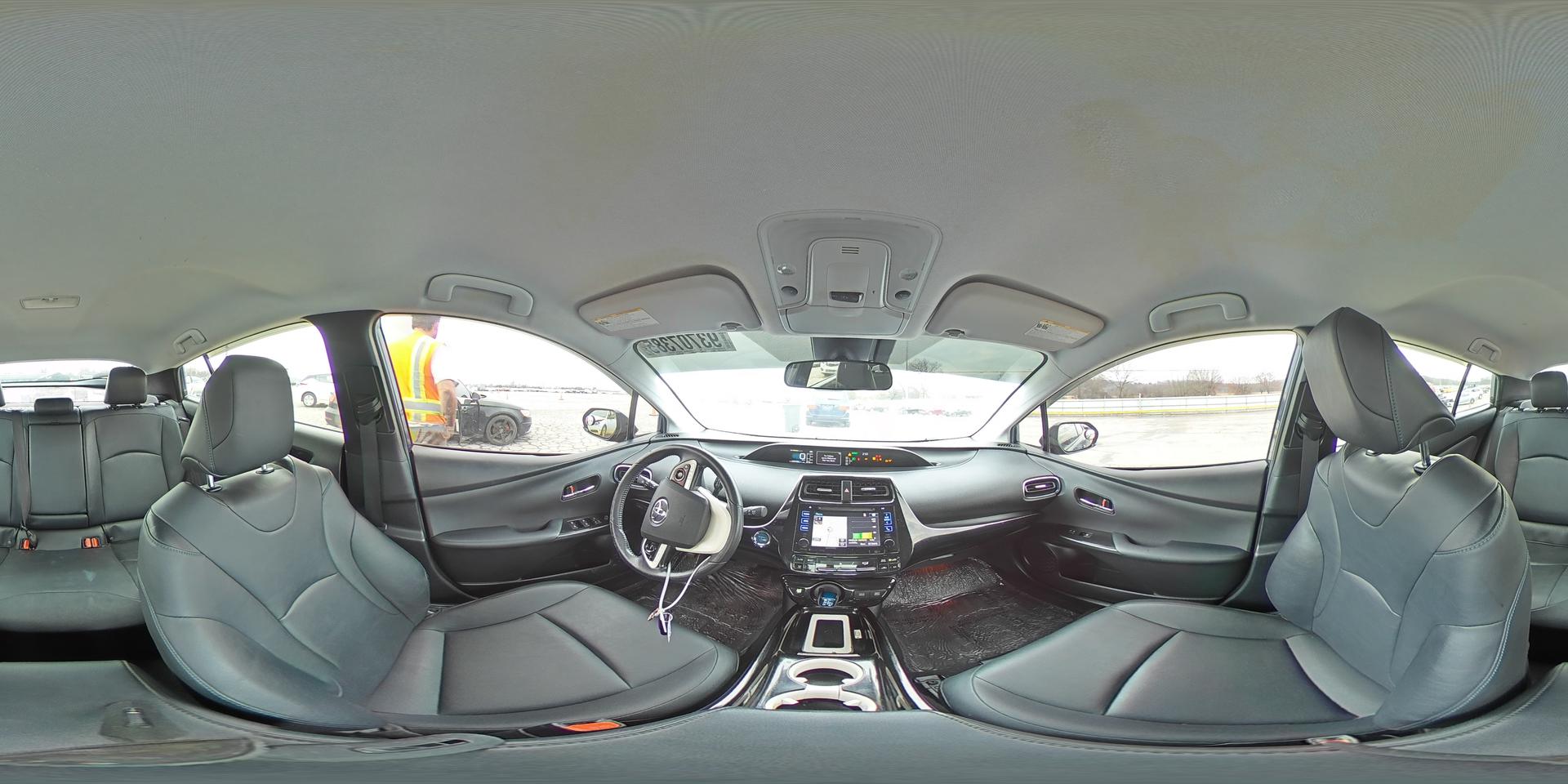 2016 TOYOTA PRIUS