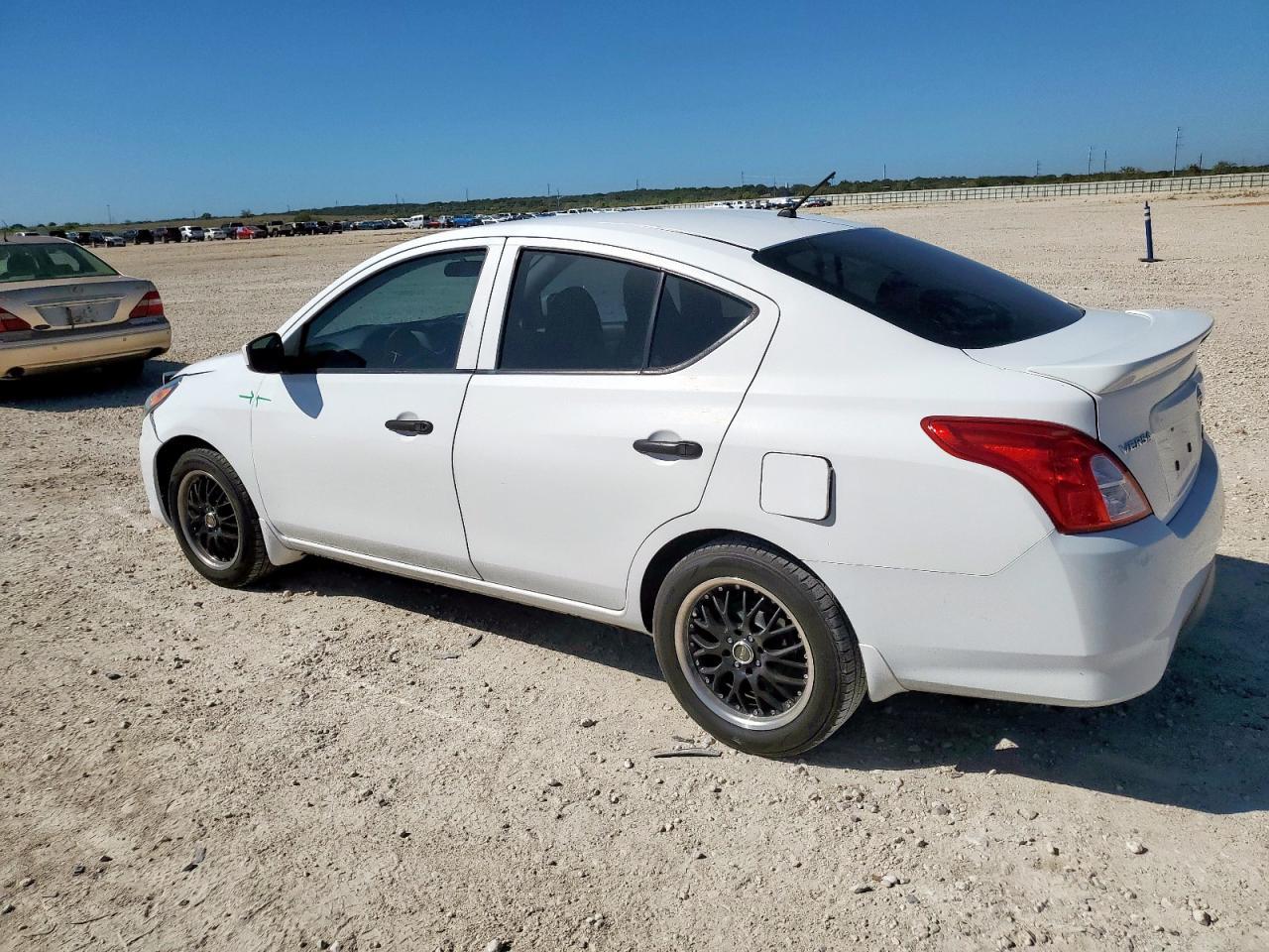 2016 NISSAN VERSA