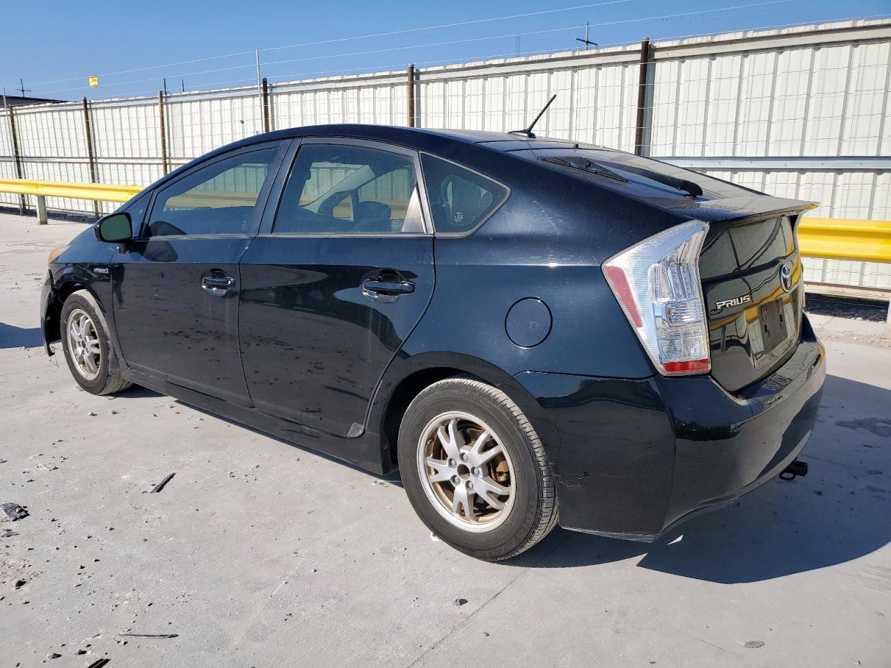 2011 TOYOTA PRIUS