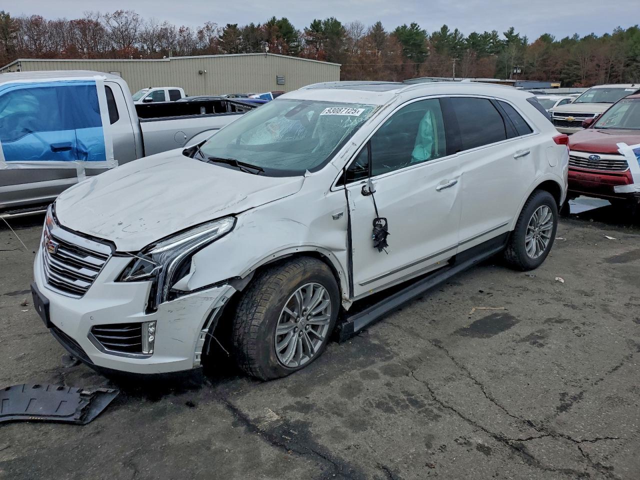 2017 CADILLAC XT5