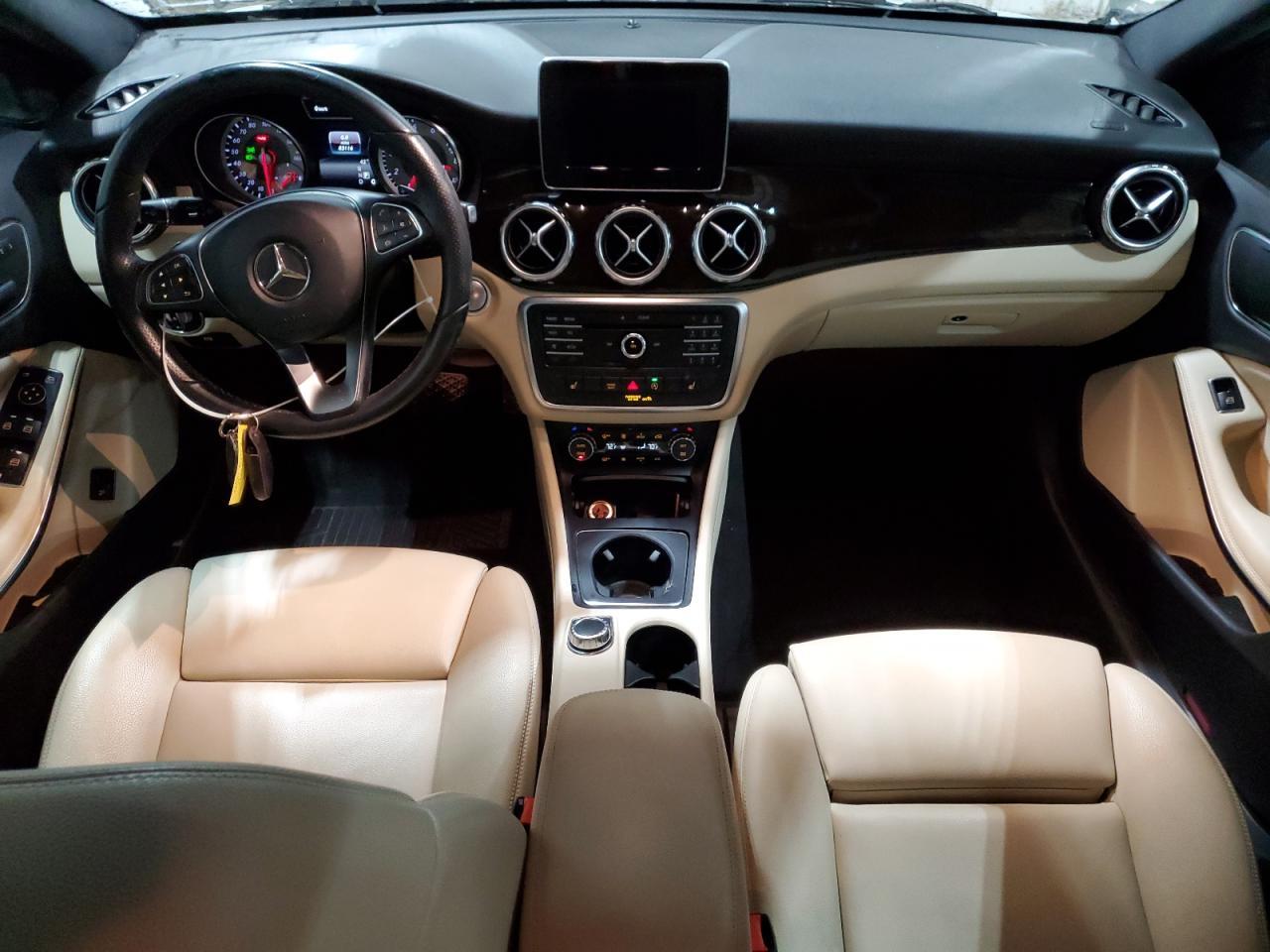 2016 MERCEDES-BENZ GLA-Class