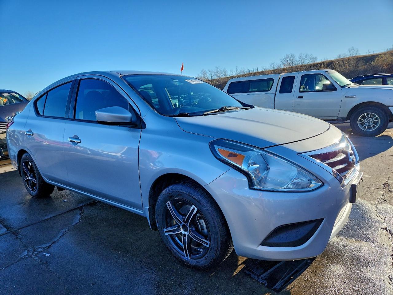 2015 NISSAN VERSA