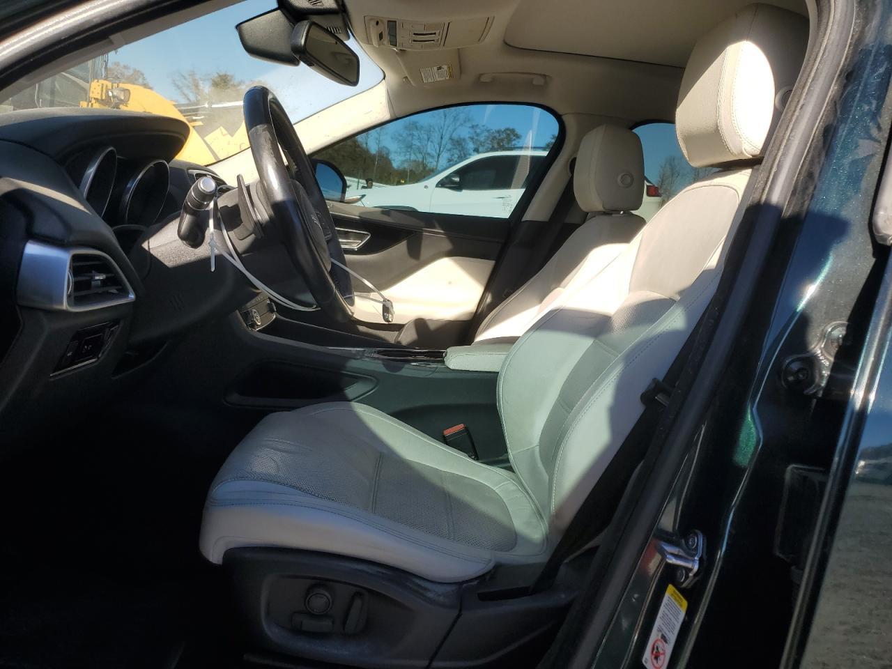 2017 JAGUAR F-Pace