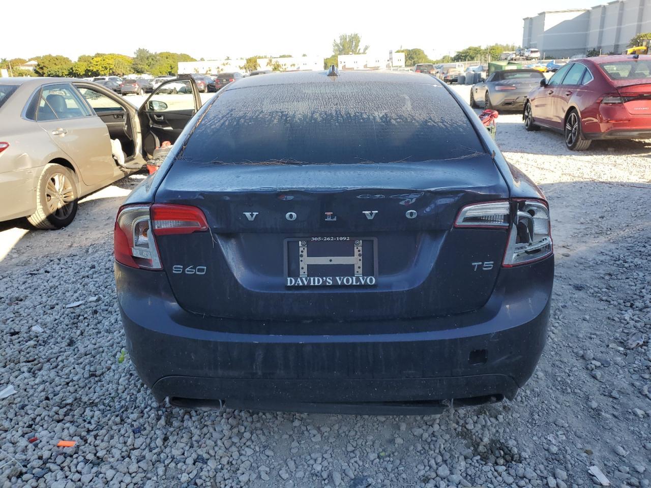 2016 VOLVO S60
