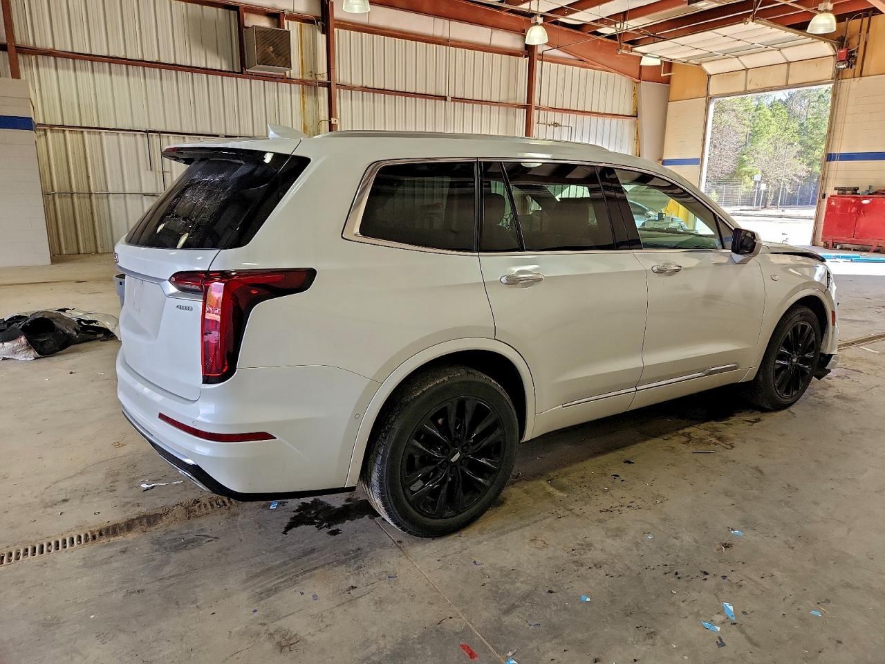 2022 CADILLAC XT6