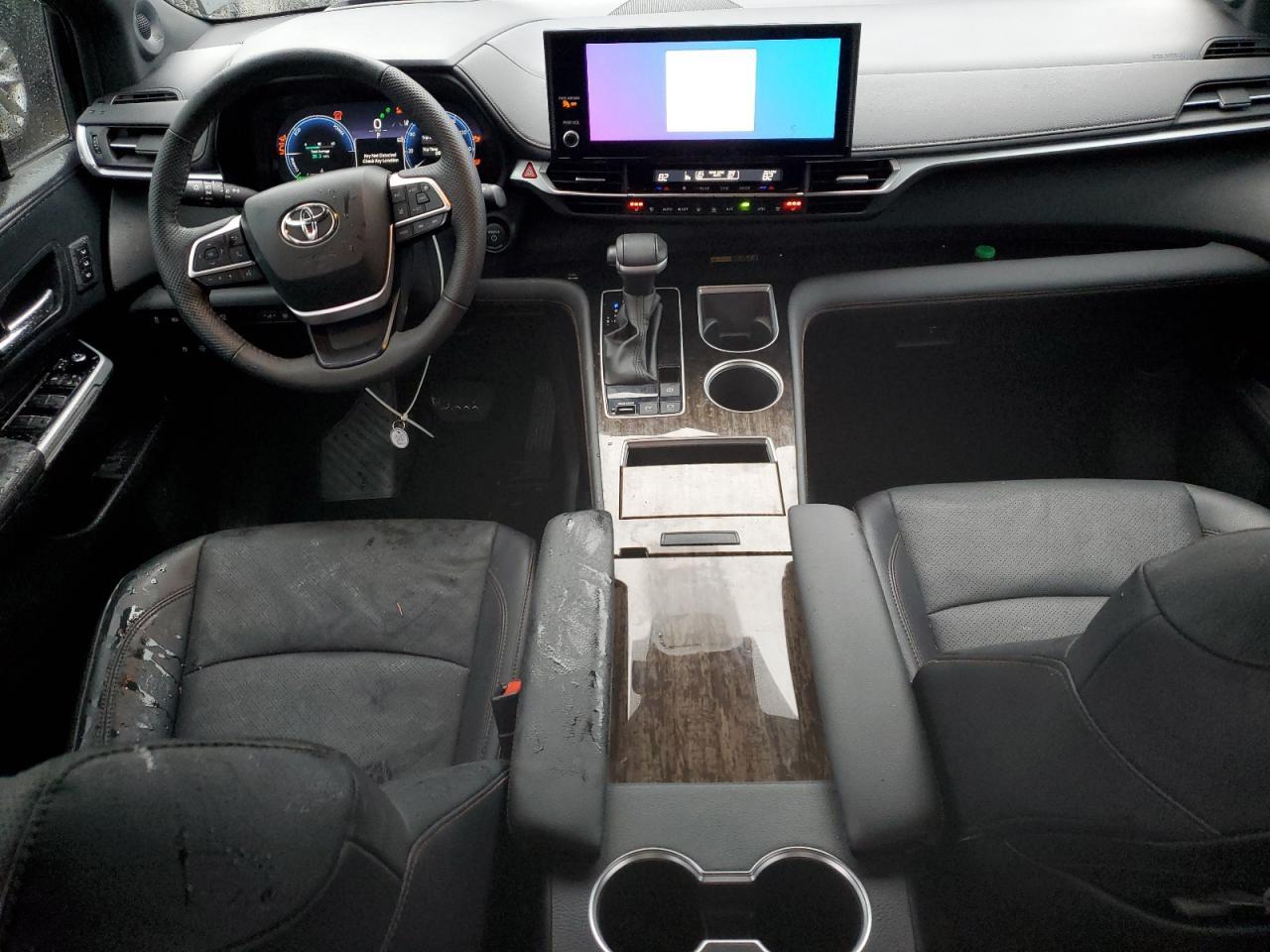 2025 TOYOTA SIENNA