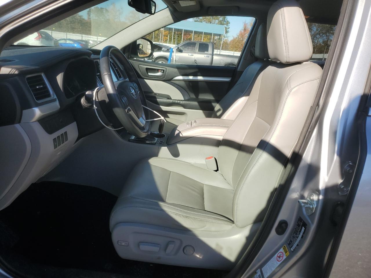 2015 TOYOTA HIGHLANDER
