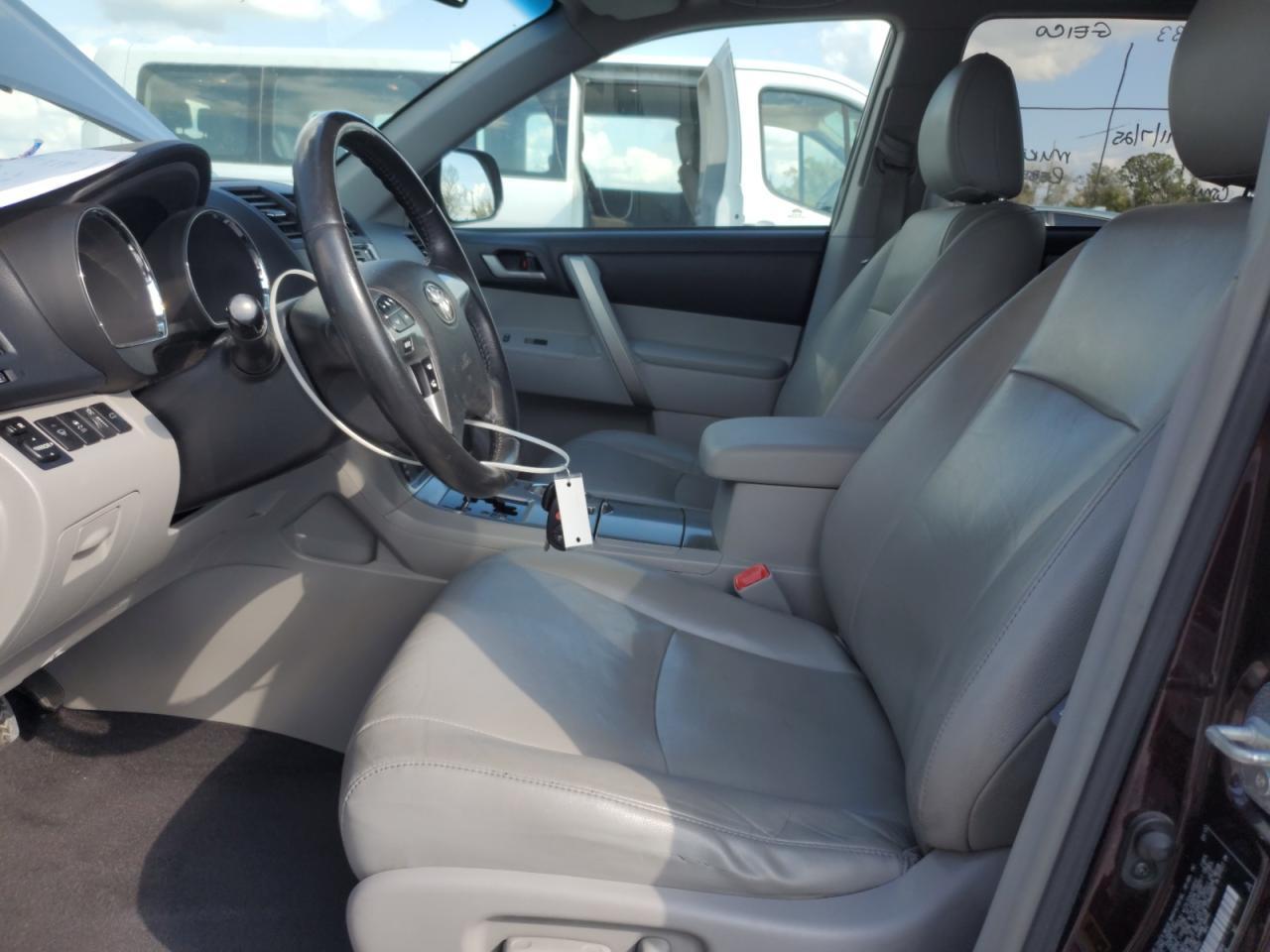 2013 TOYOTA HIGHLANDER