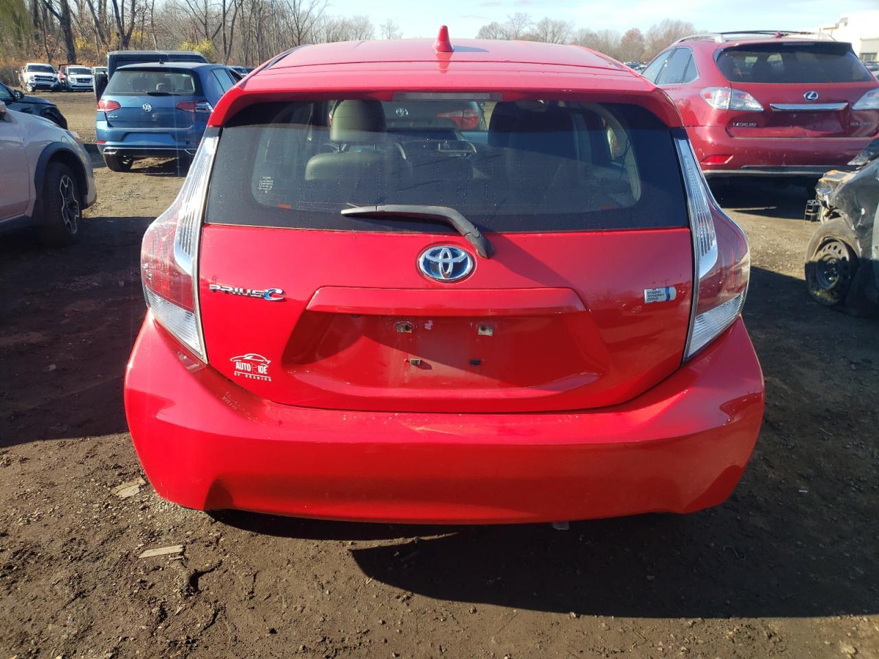 2016 TOYOTA Prius c