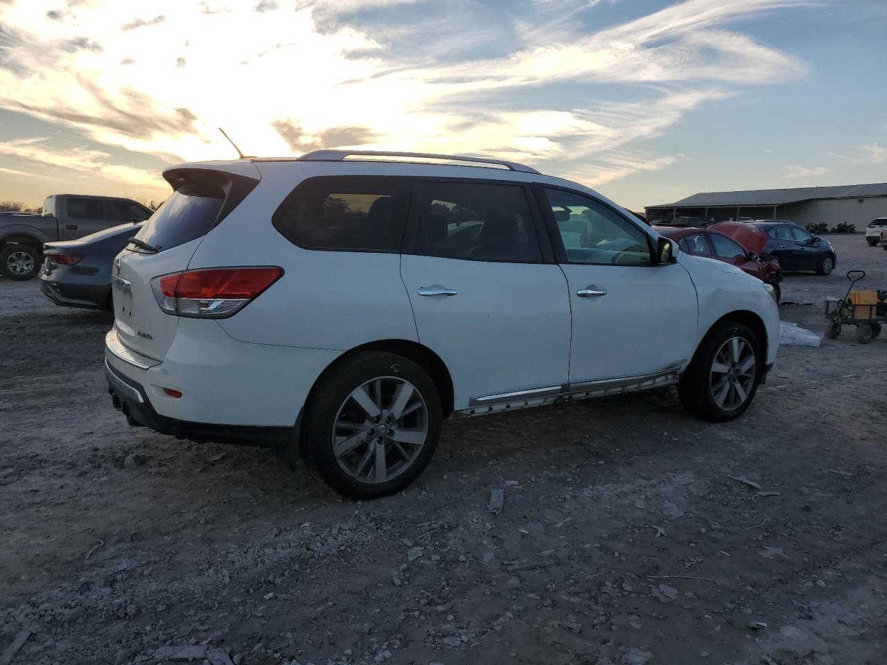 2013 NISSAN PATHFINDER