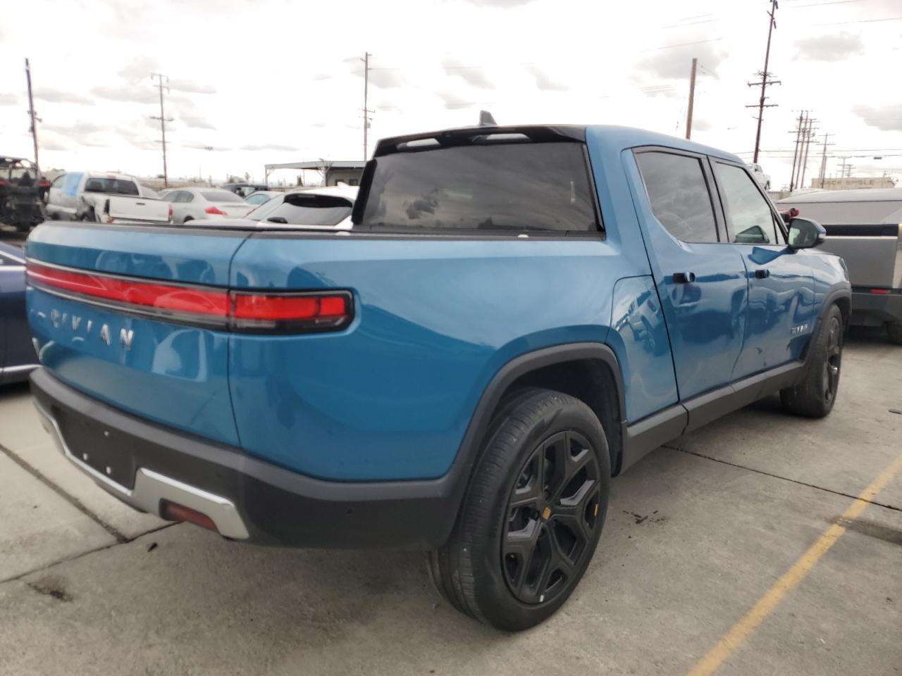 2024 RIVIAN R1t