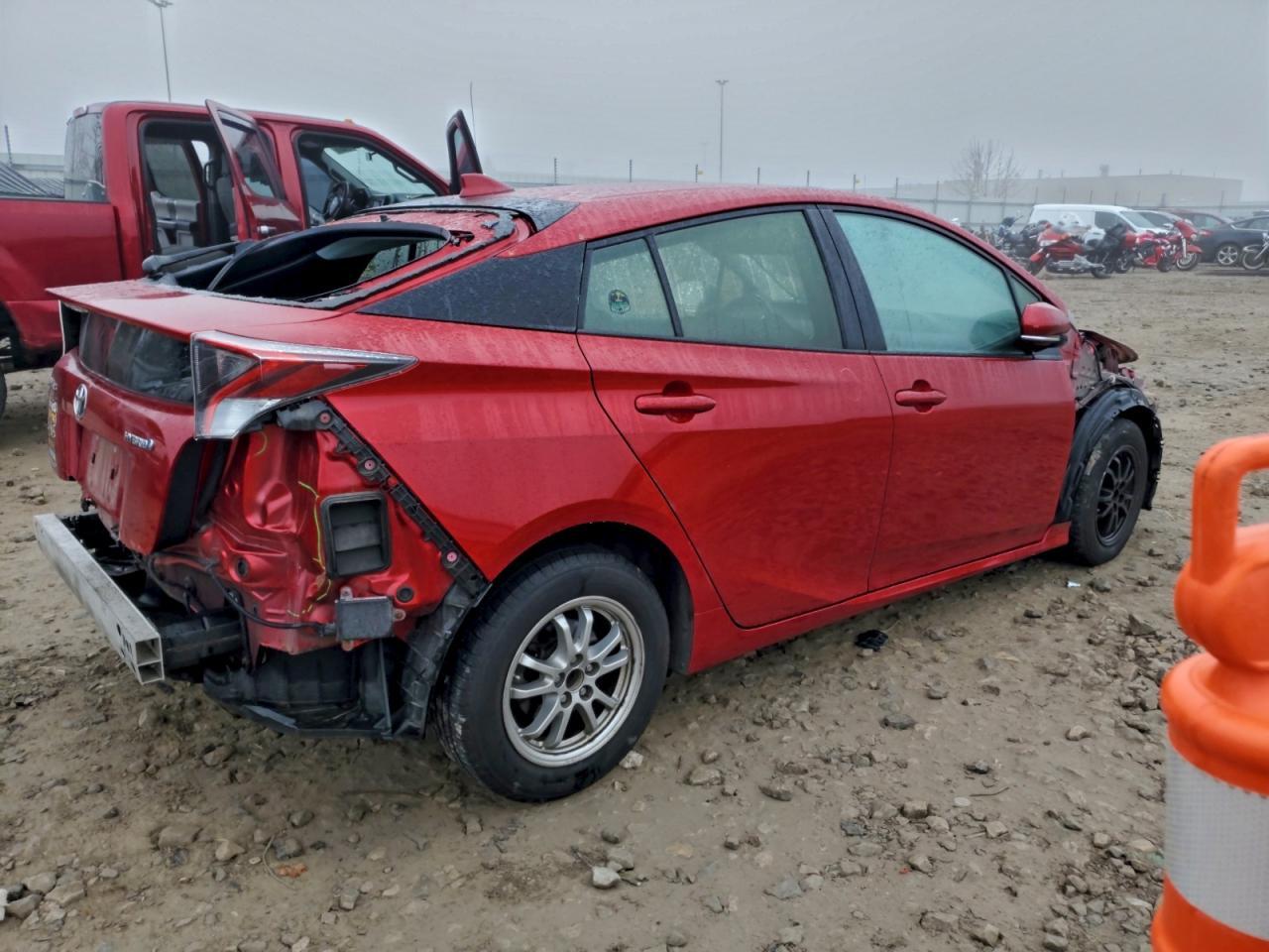 2016 TOYOTA PRIUS