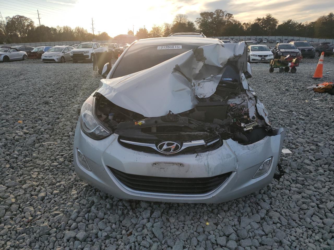 2012 HYUNDAI ELANTRA