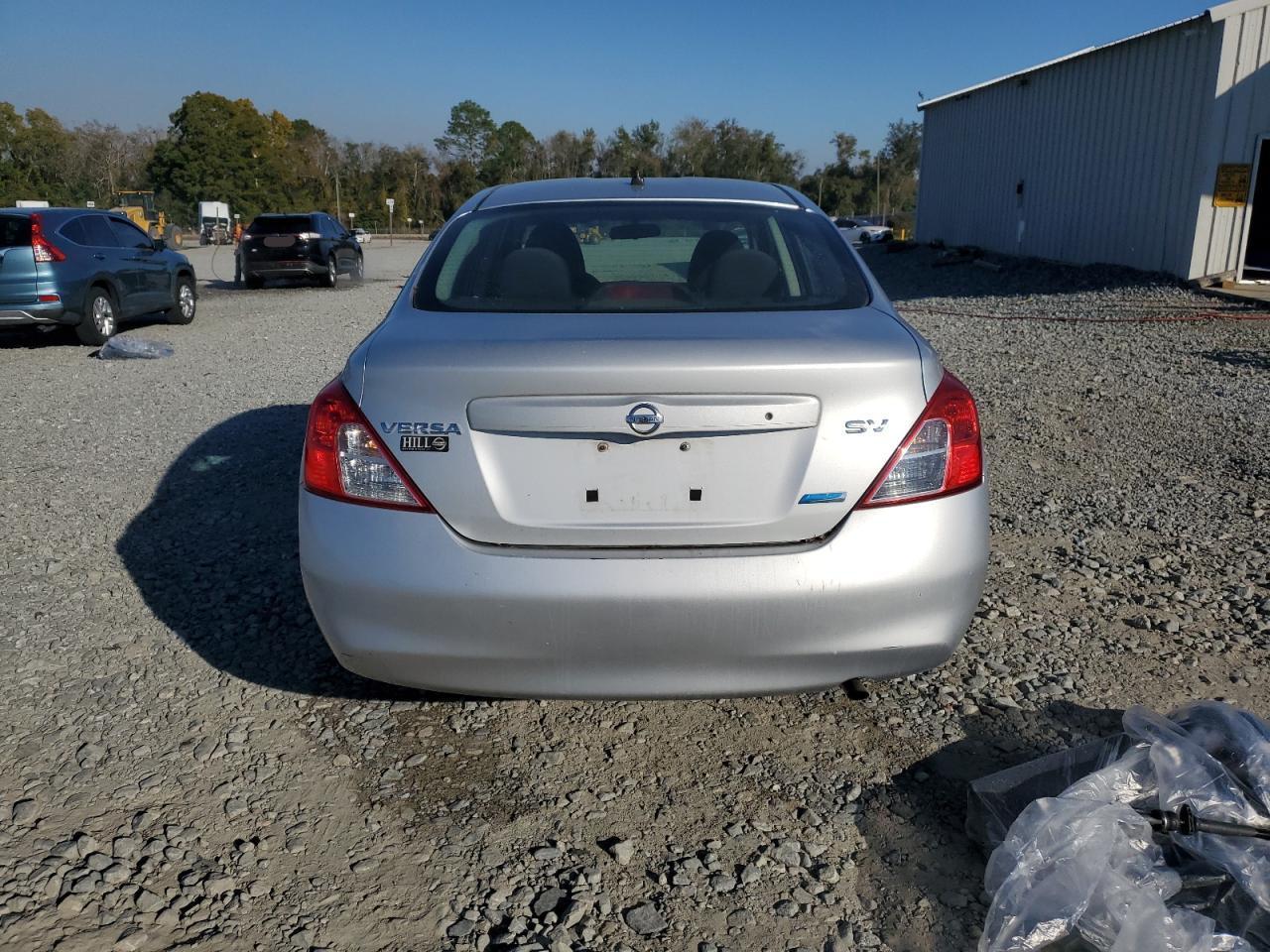 2012 NISSAN VERSA