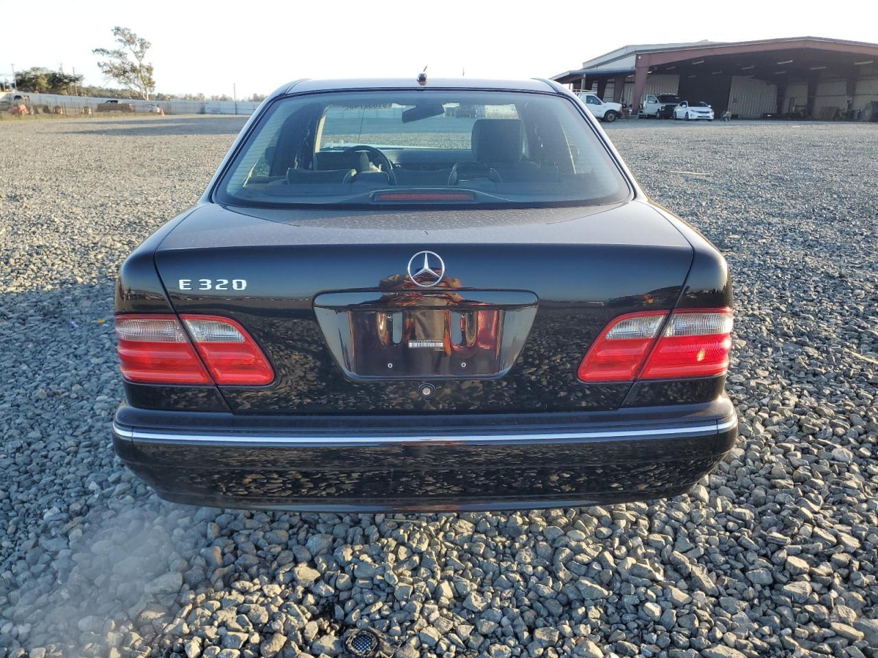 2001 MERCEDES-BENZ E-Class