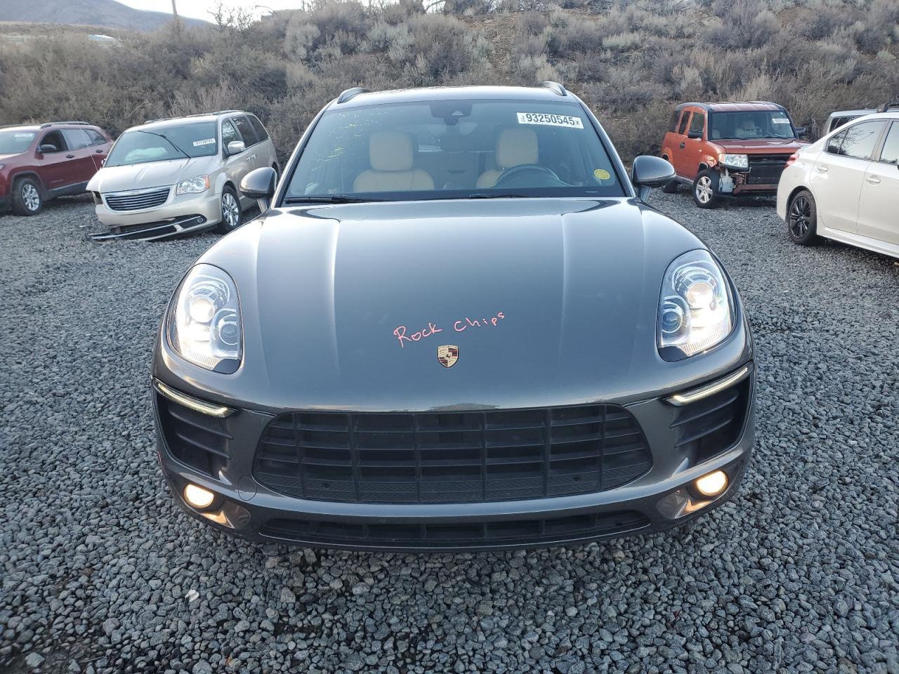 2018 PORSCHE Macan