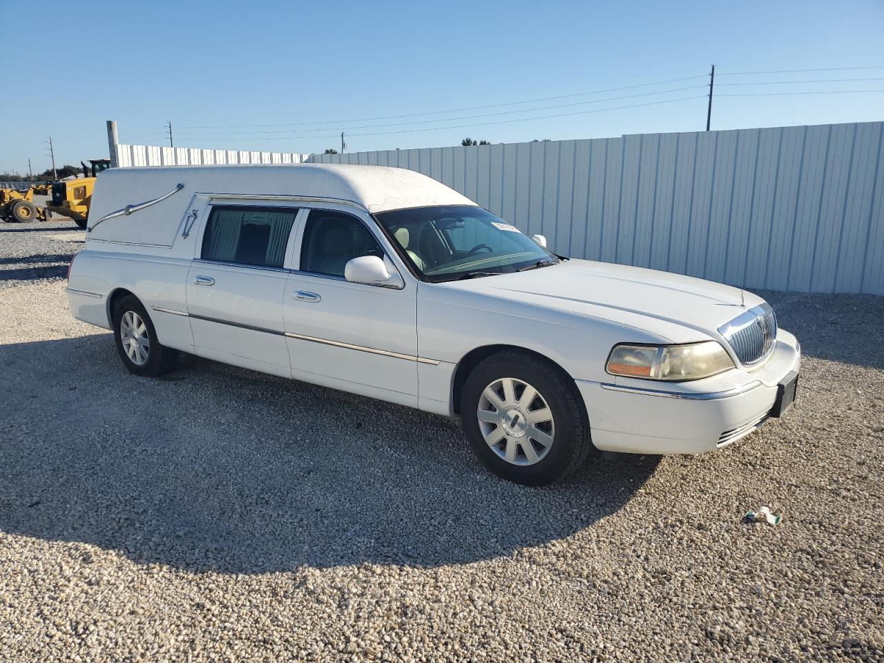 2003 LINCOLN Town Car