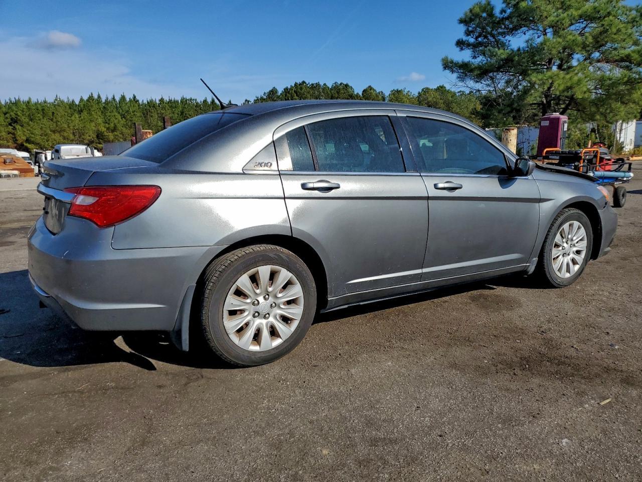 2013 CHRYSLER 200