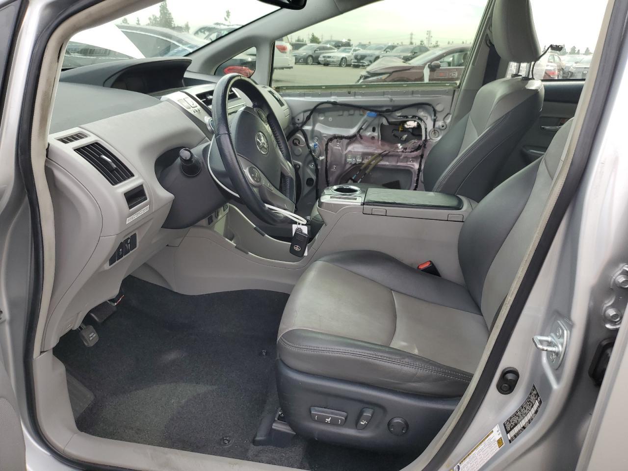 2016 TOYOTA PRIUS V