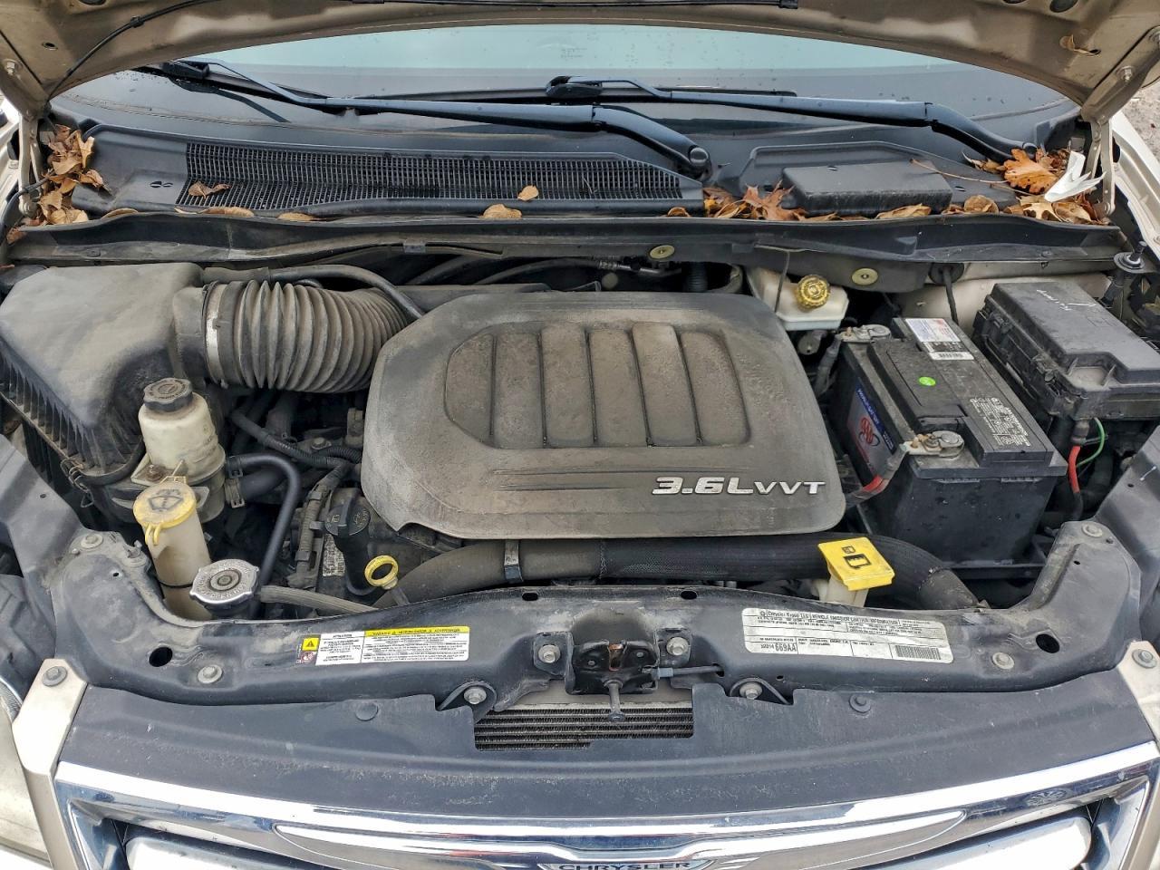 2012 CHRYSLER Town & Country