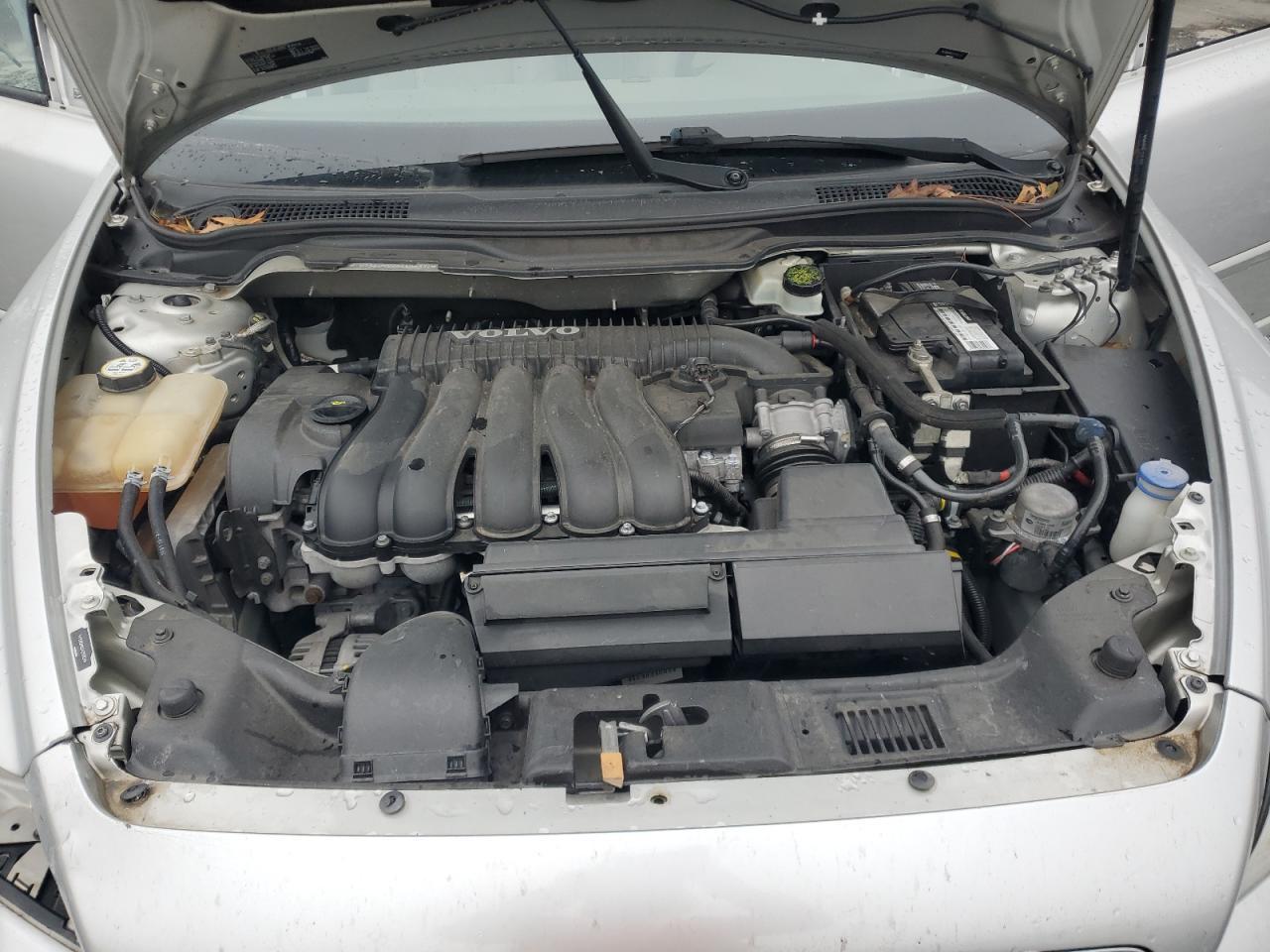 2010 VOLVO S40