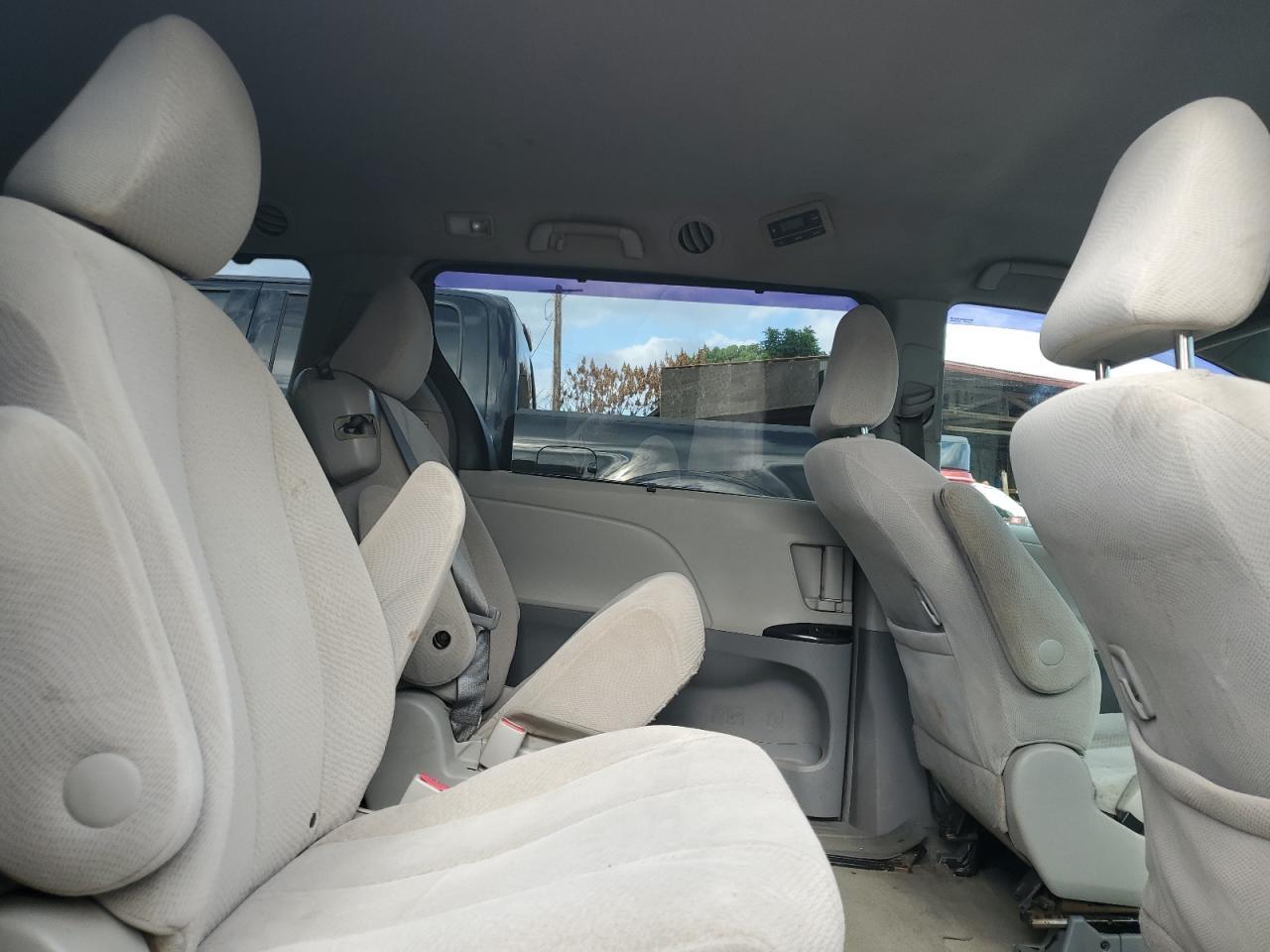 2014 TOYOTA SIENNA