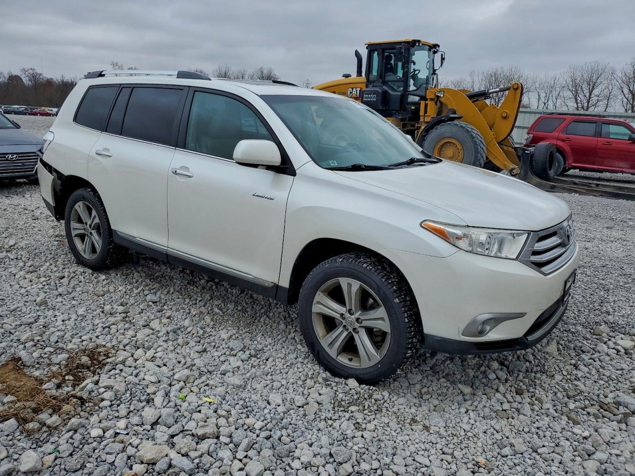 2011 TOYOTA HIGHLANDER