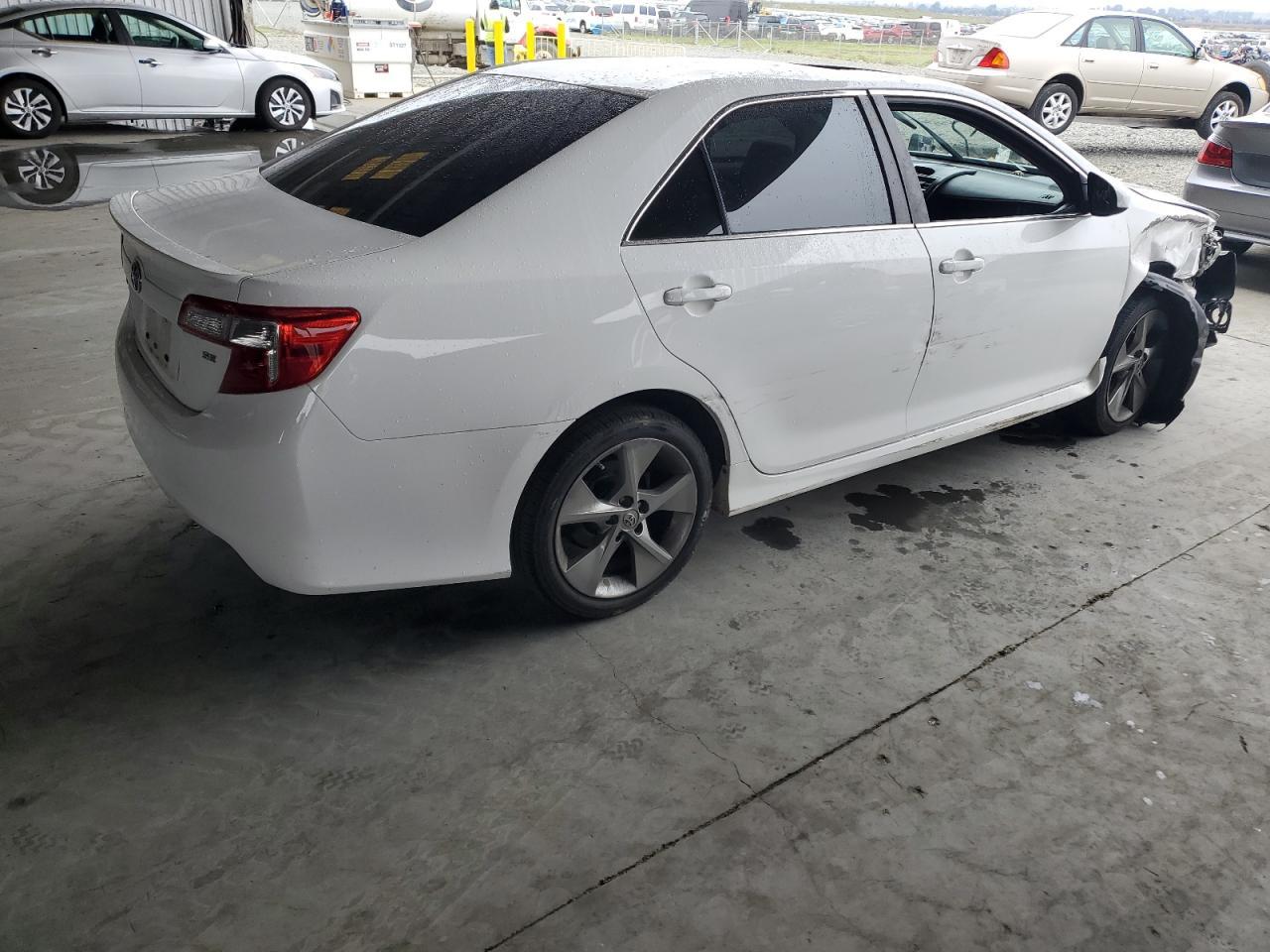 2014 TOYOTA CAMRY