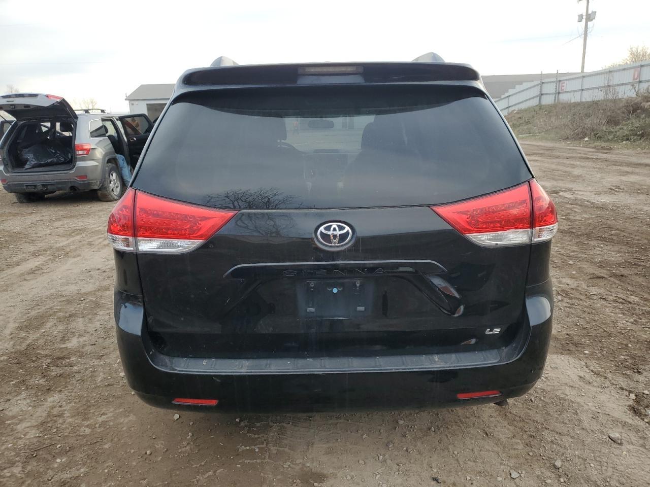 2014 TOYOTA SIENNA