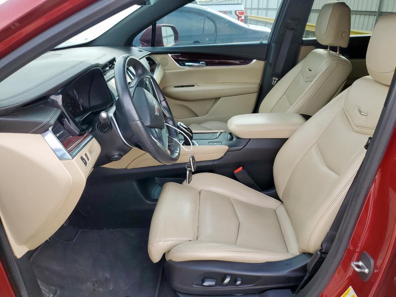 2017 CADILLAC XT5