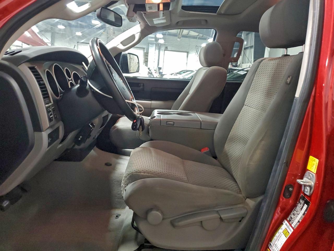 2011 TOYOTA TUNDRA