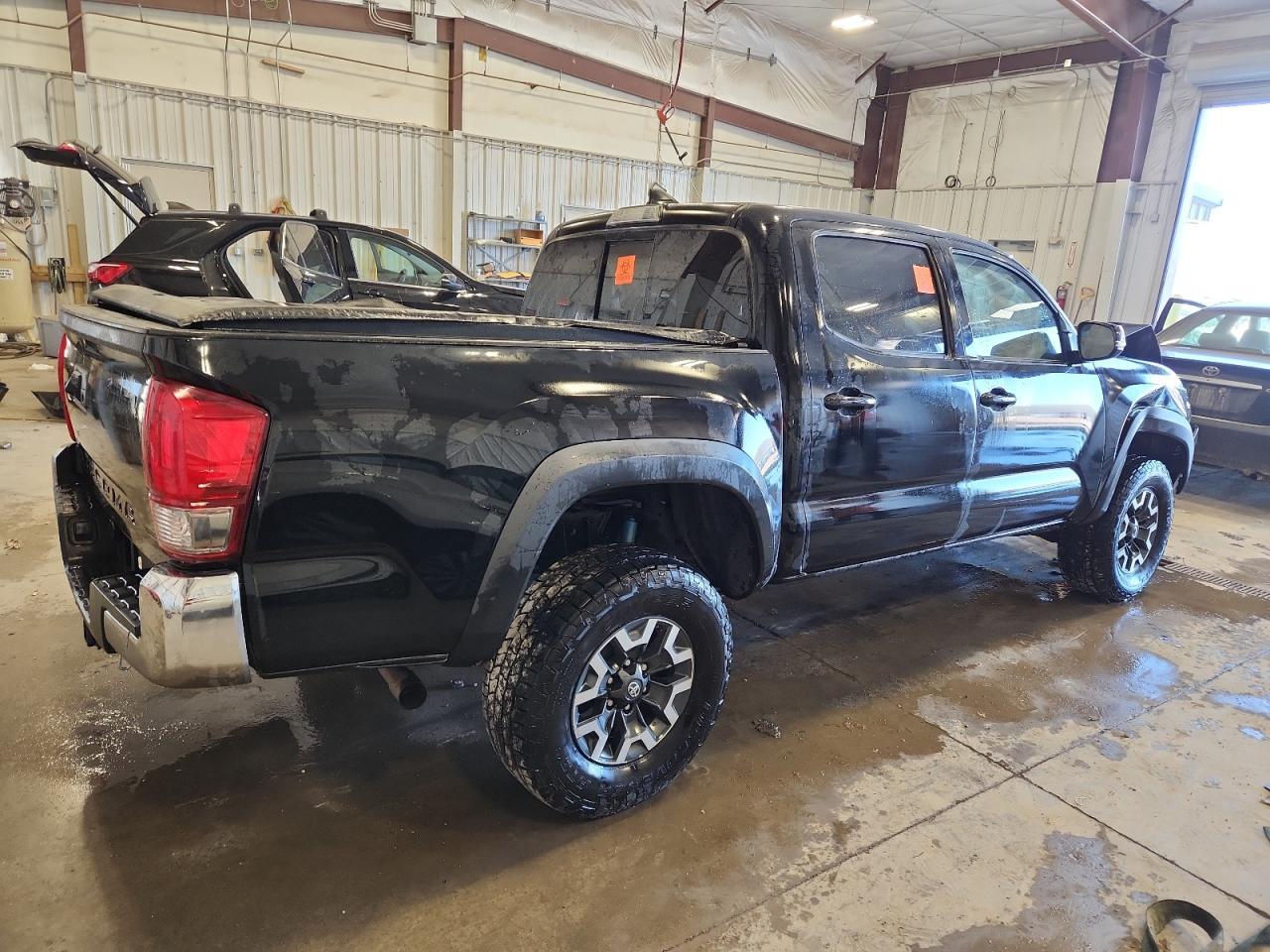 2017 TOYOTA TACOMA