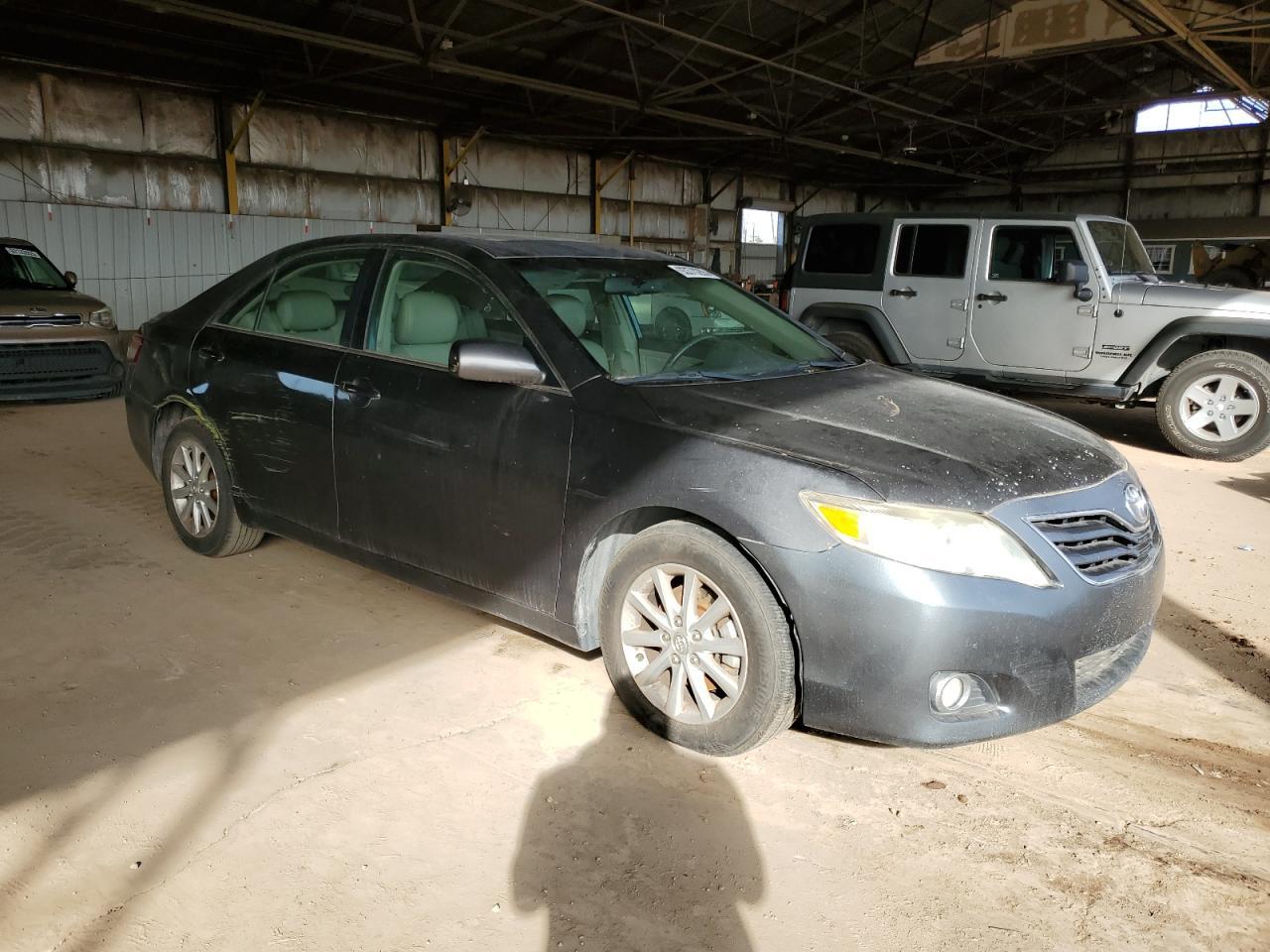 2011 TOYOTA CAMRY