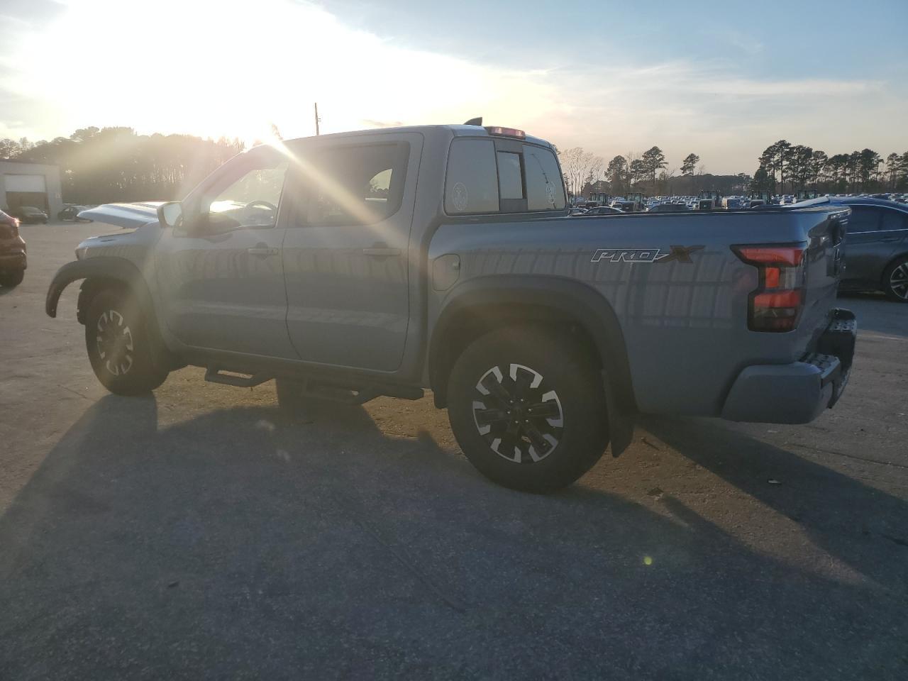 2022 NISSAN Frontier