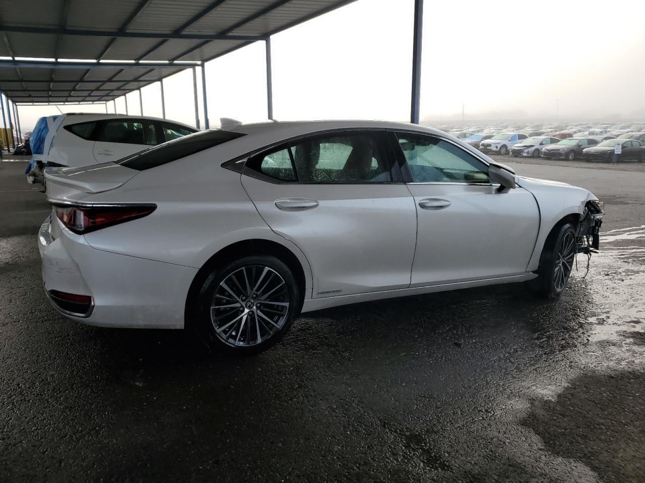 2022 LEXUS ES 300H