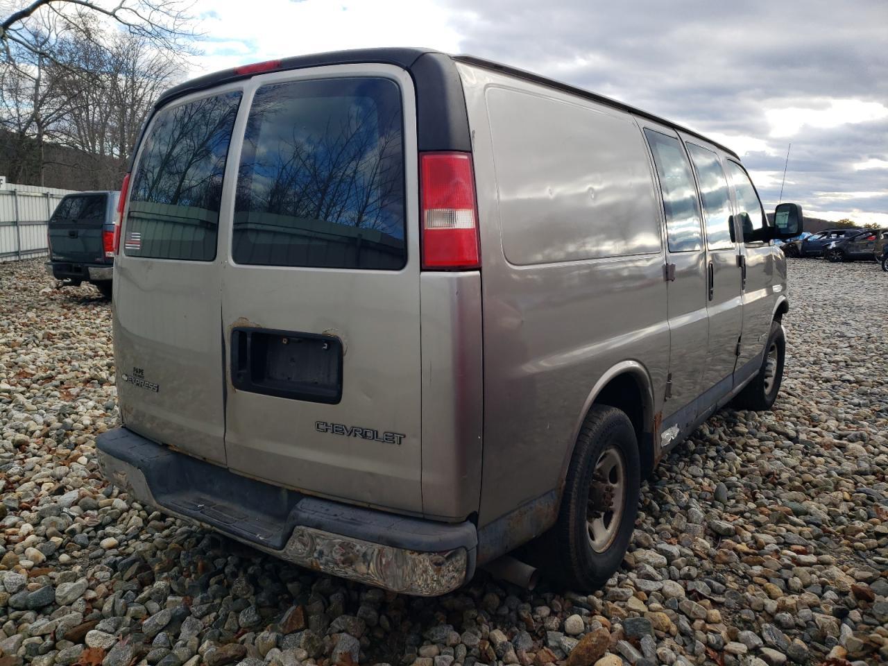 2004 CHEVROLET Express 3500