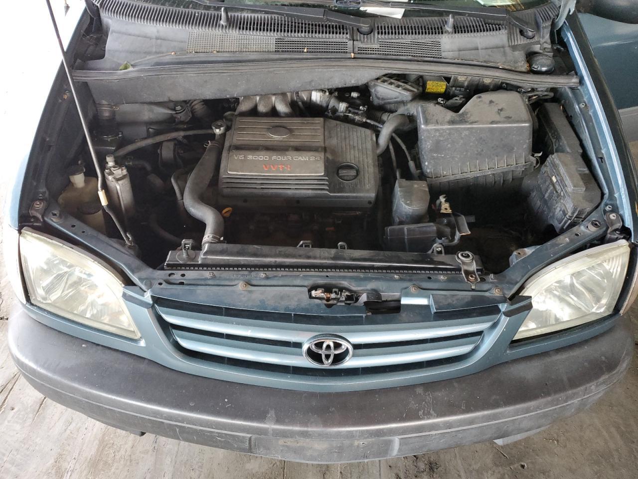2003 TOYOTA SIENNA